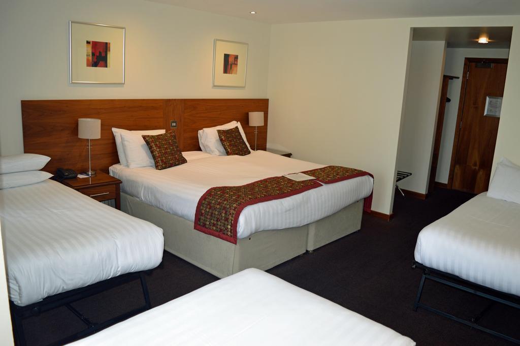 Standard Room One Double Bed One Single Bed Non-Smoking