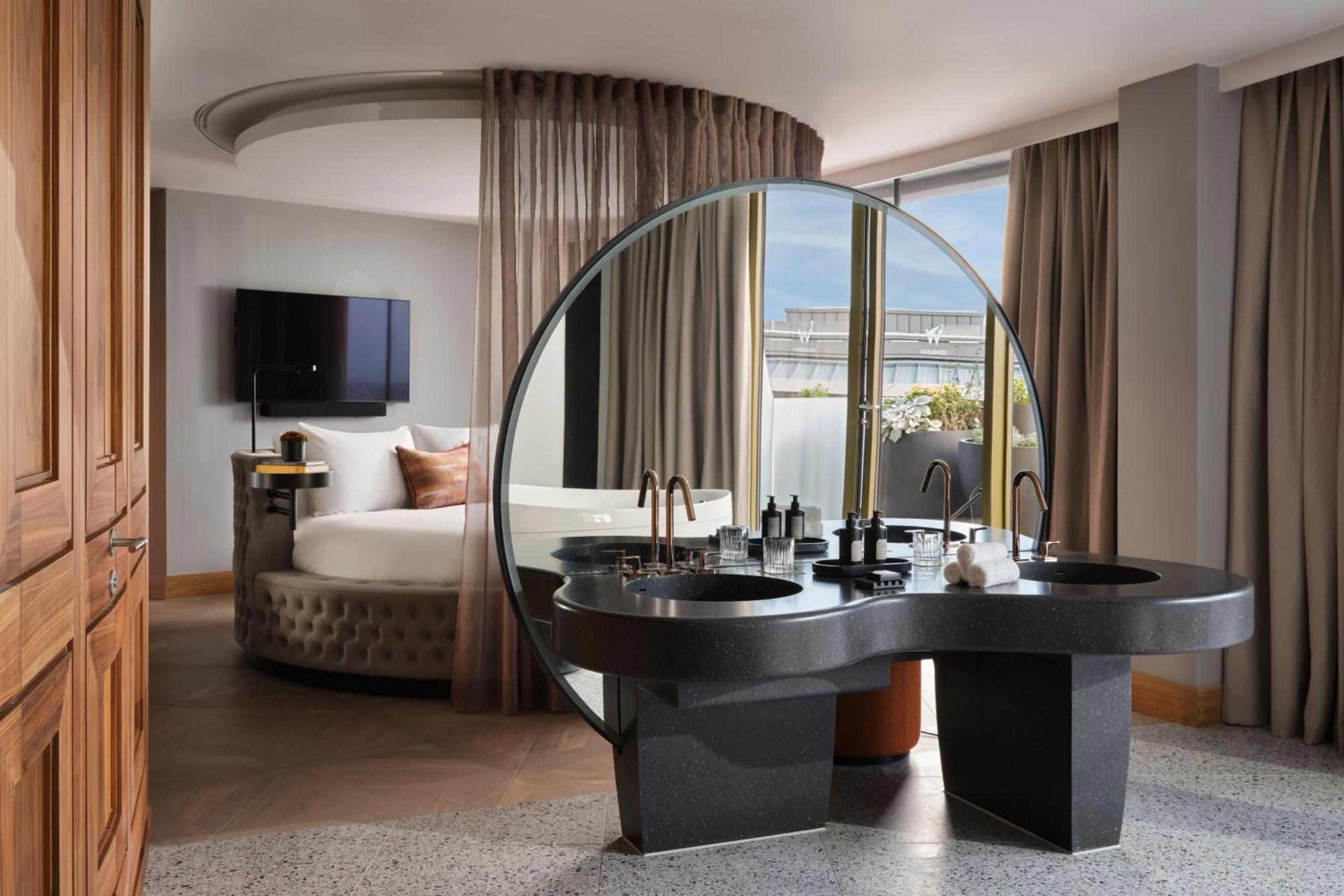 Penthouse City View