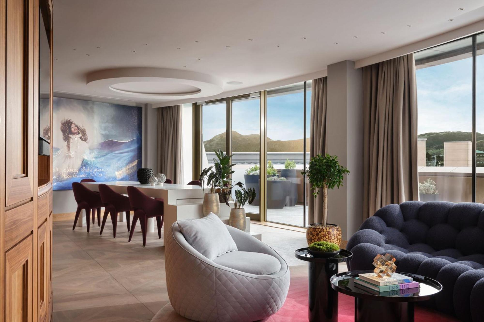Penthouse City View