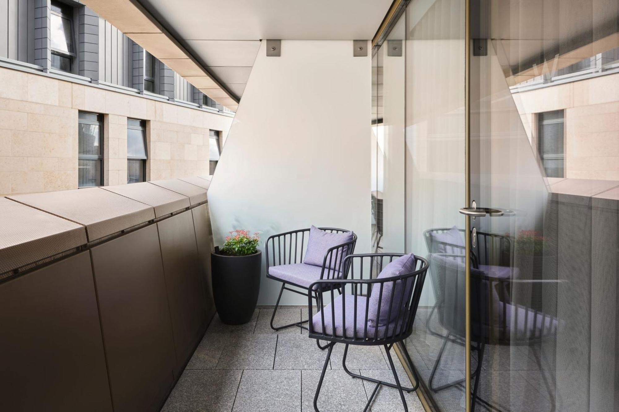 Superior King Balcony