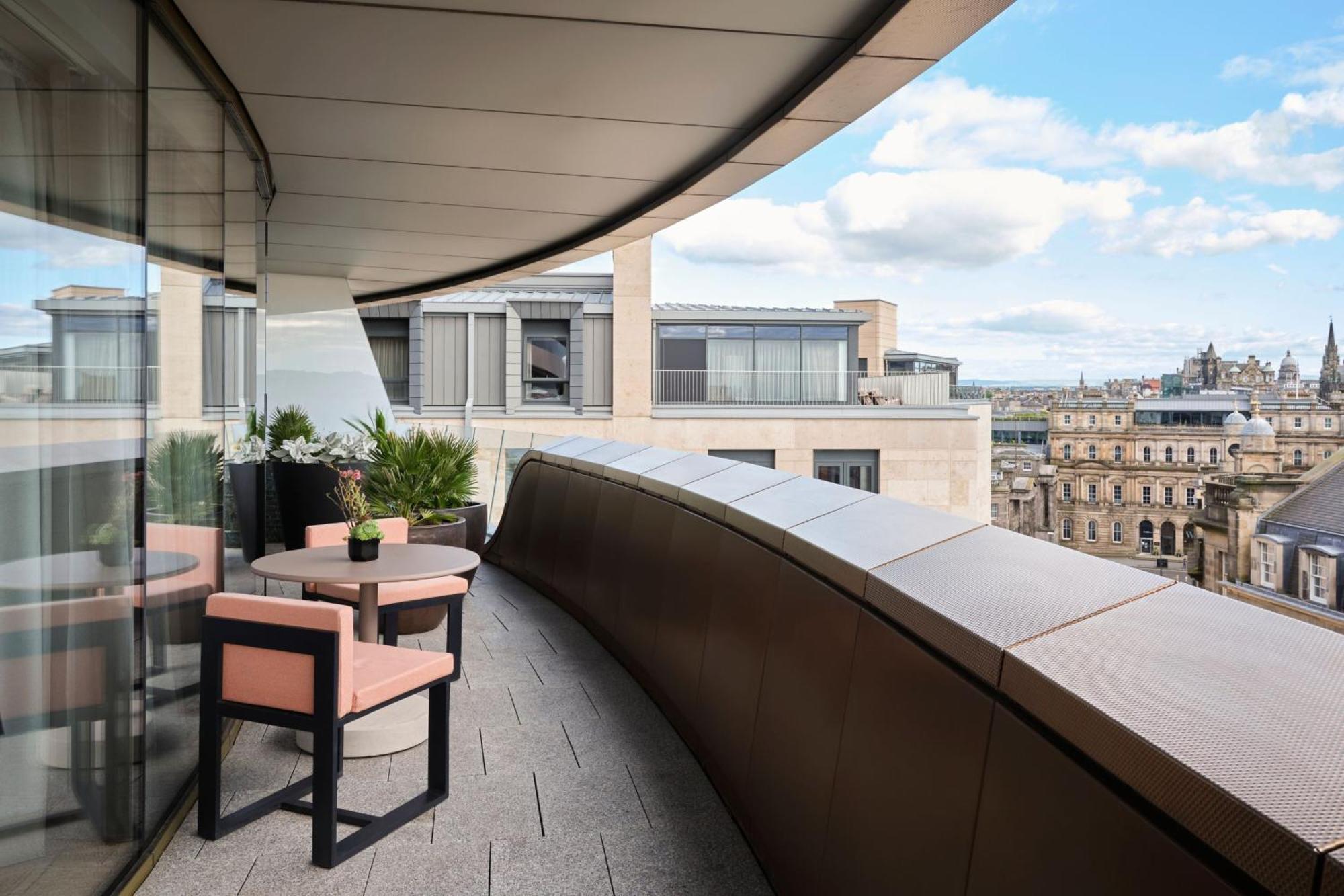 W Suite City View