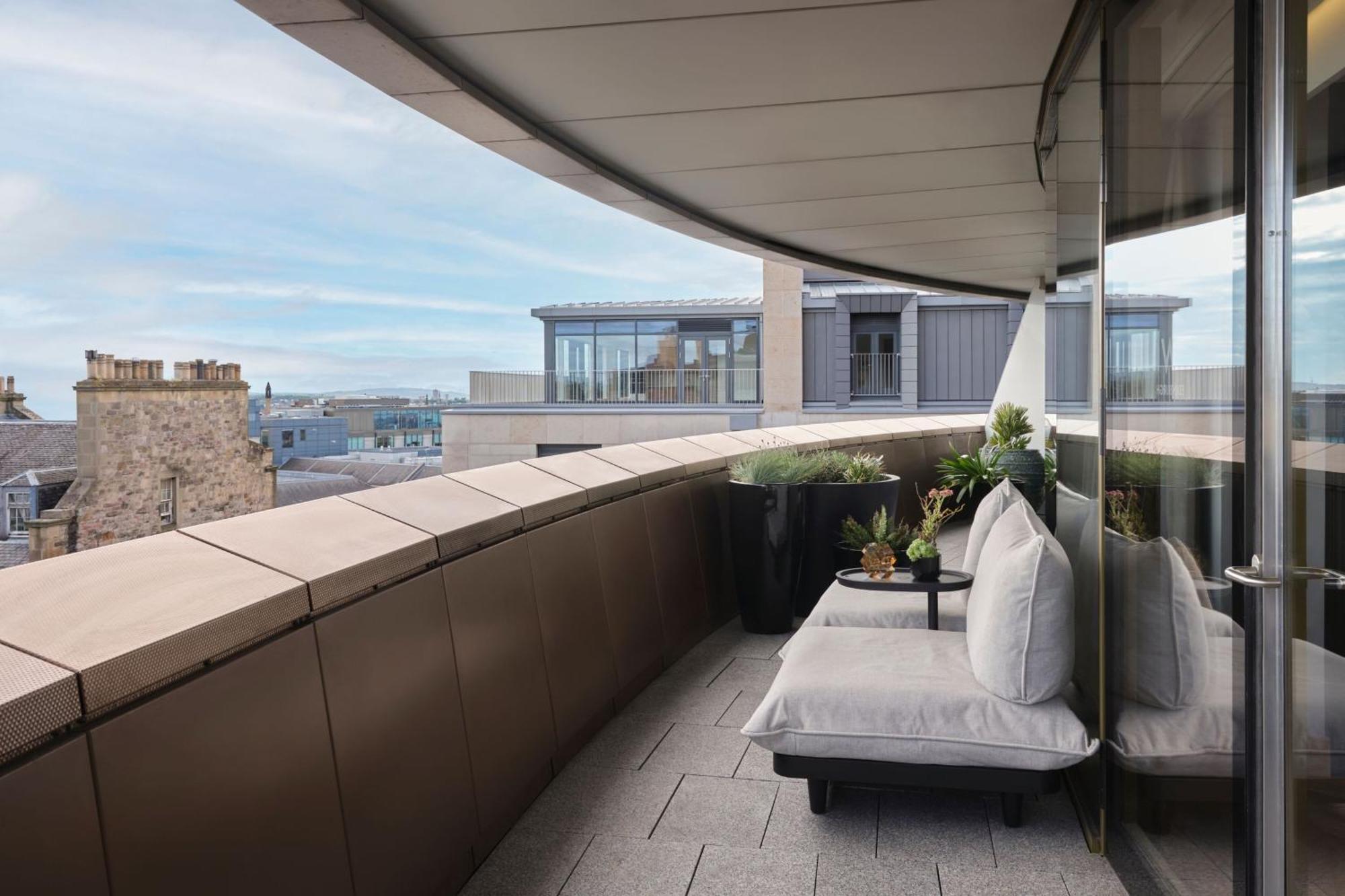 W Suite City View