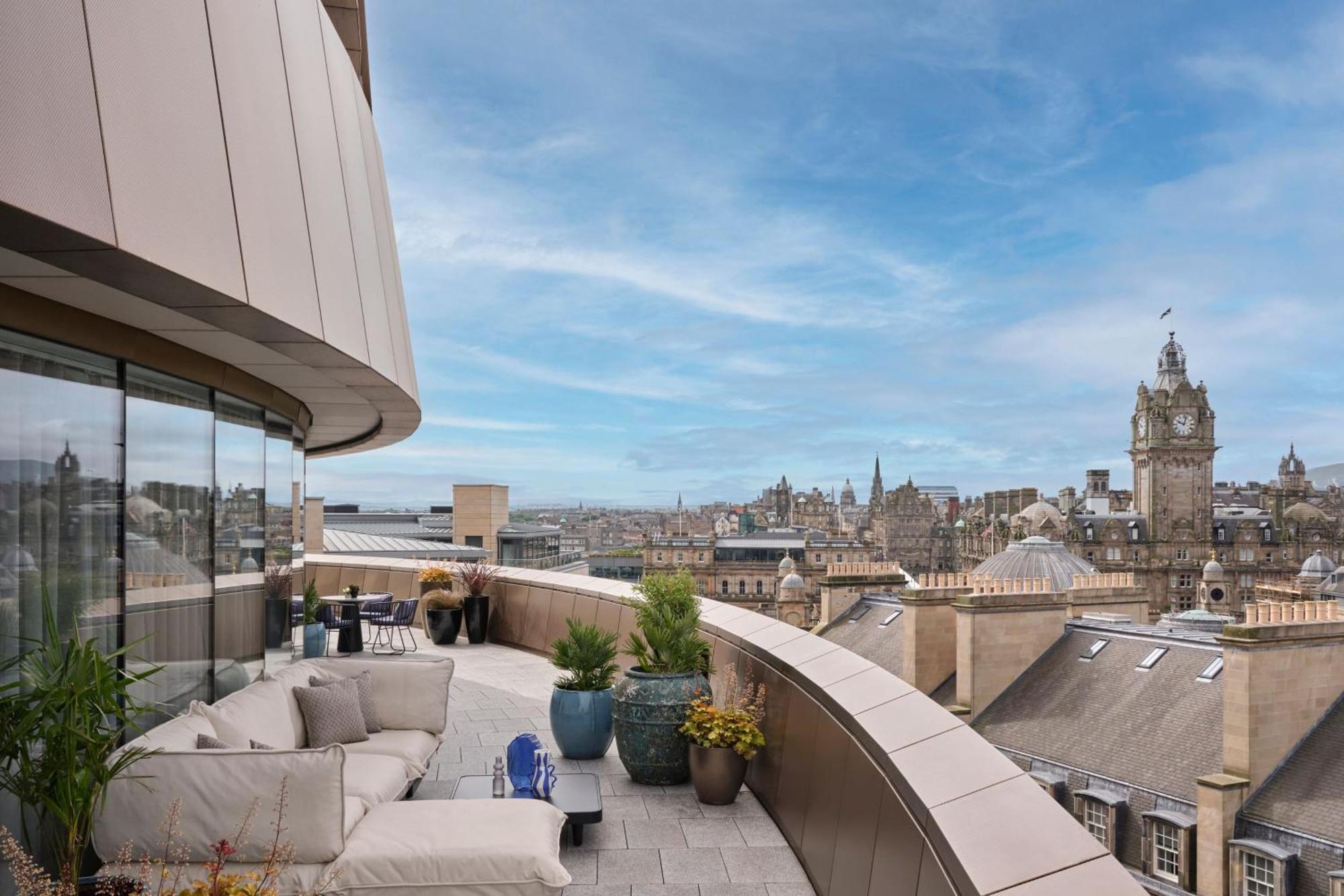 Penthouse City View