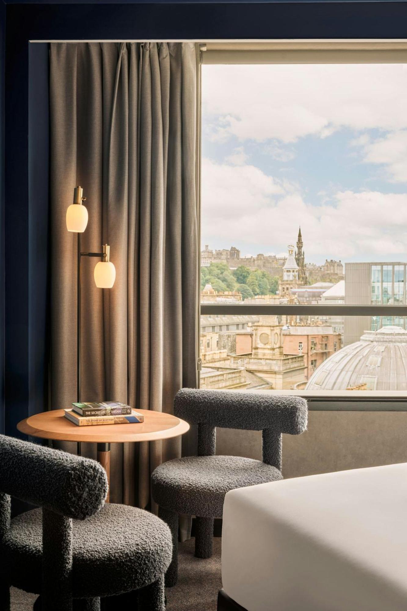 Superior King Room Castle View