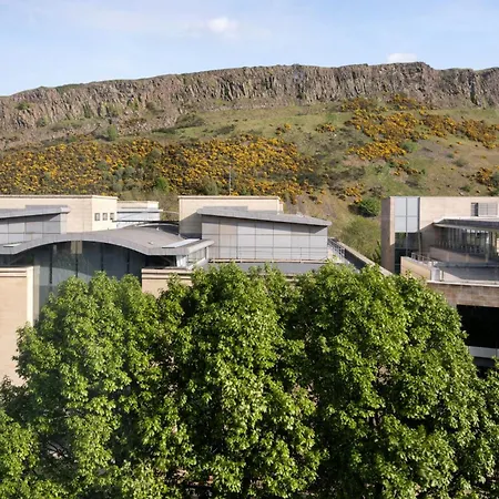 Edinburgh Marriott Hotel Holyrood-3